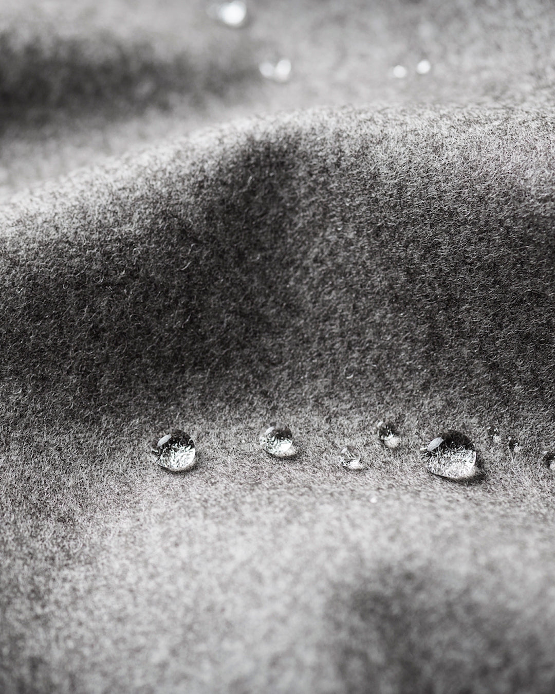 Loden Materialshot – wasserabweisend und winddicht