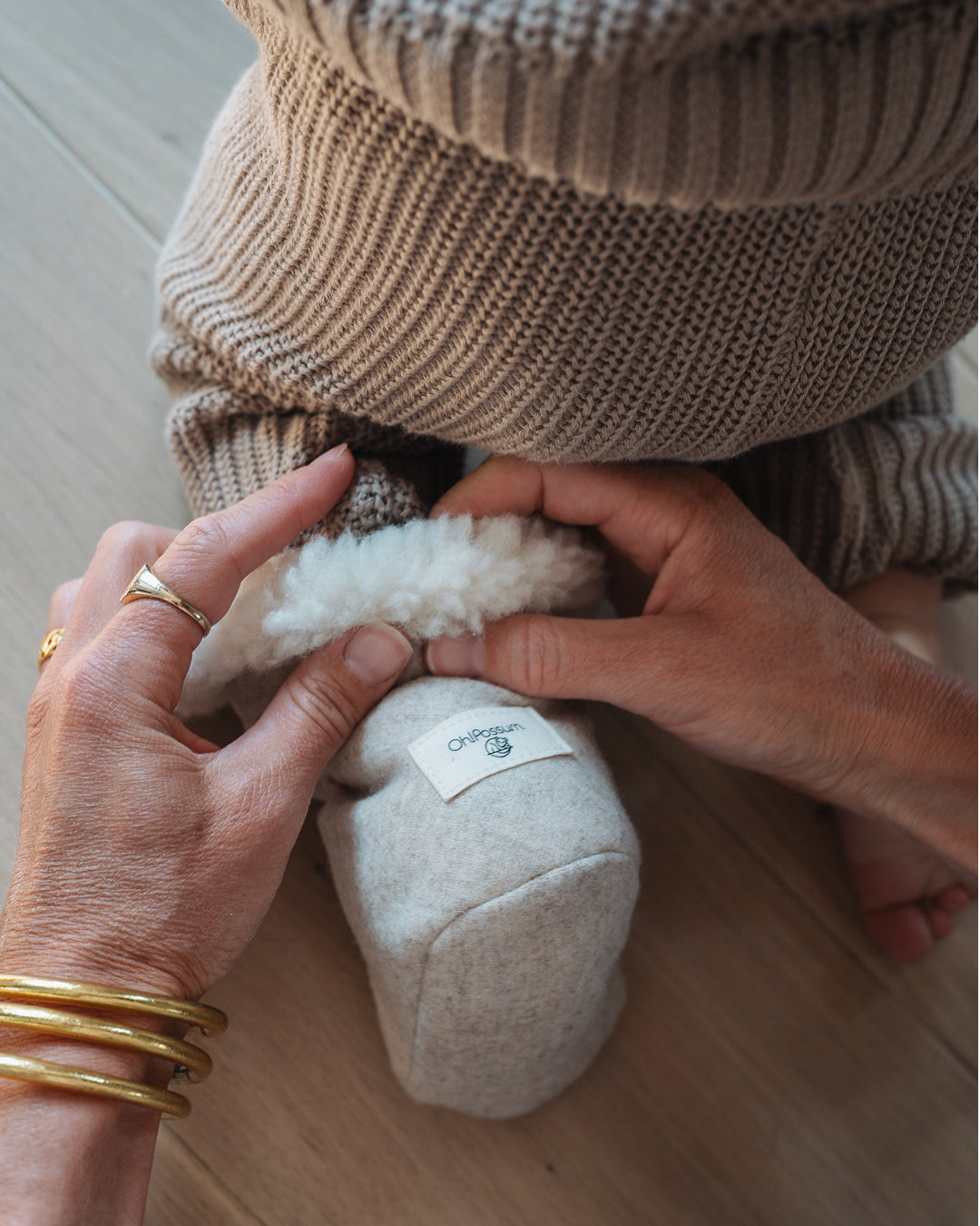 Handgemachte Booties aus Merinowolle und Loden in Farbe Cashmere