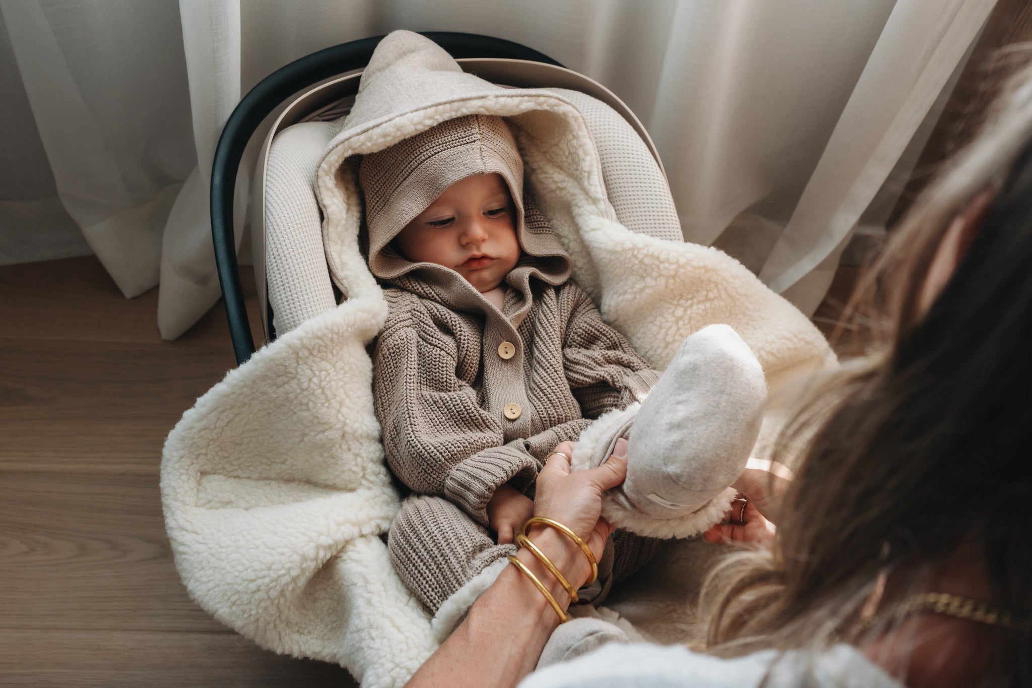 oh_possum_koala_swaddle_blanket_cashmere_large_anthracite_merino_wool_soft_and_cozy_0_to_12_months_with_hood_oeko_tex_certified