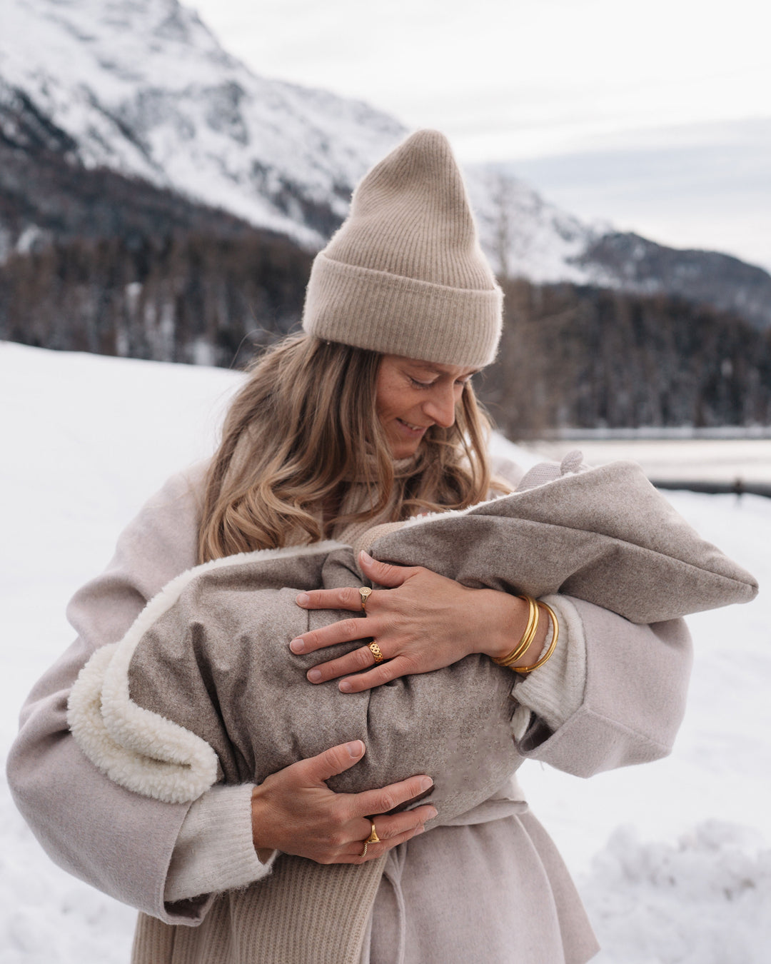 oh-possum-beige-einschlagdecke-mini-baby-fusssack-maxi-cosi-natuerliche-materialien_merinowolle