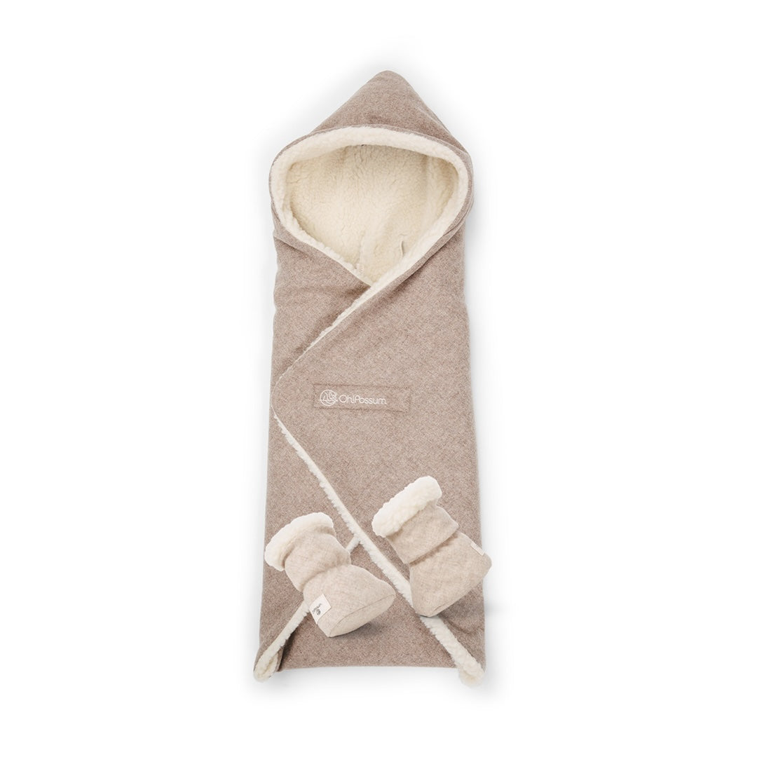 Set copertina avvolgente e scarpine per neonato