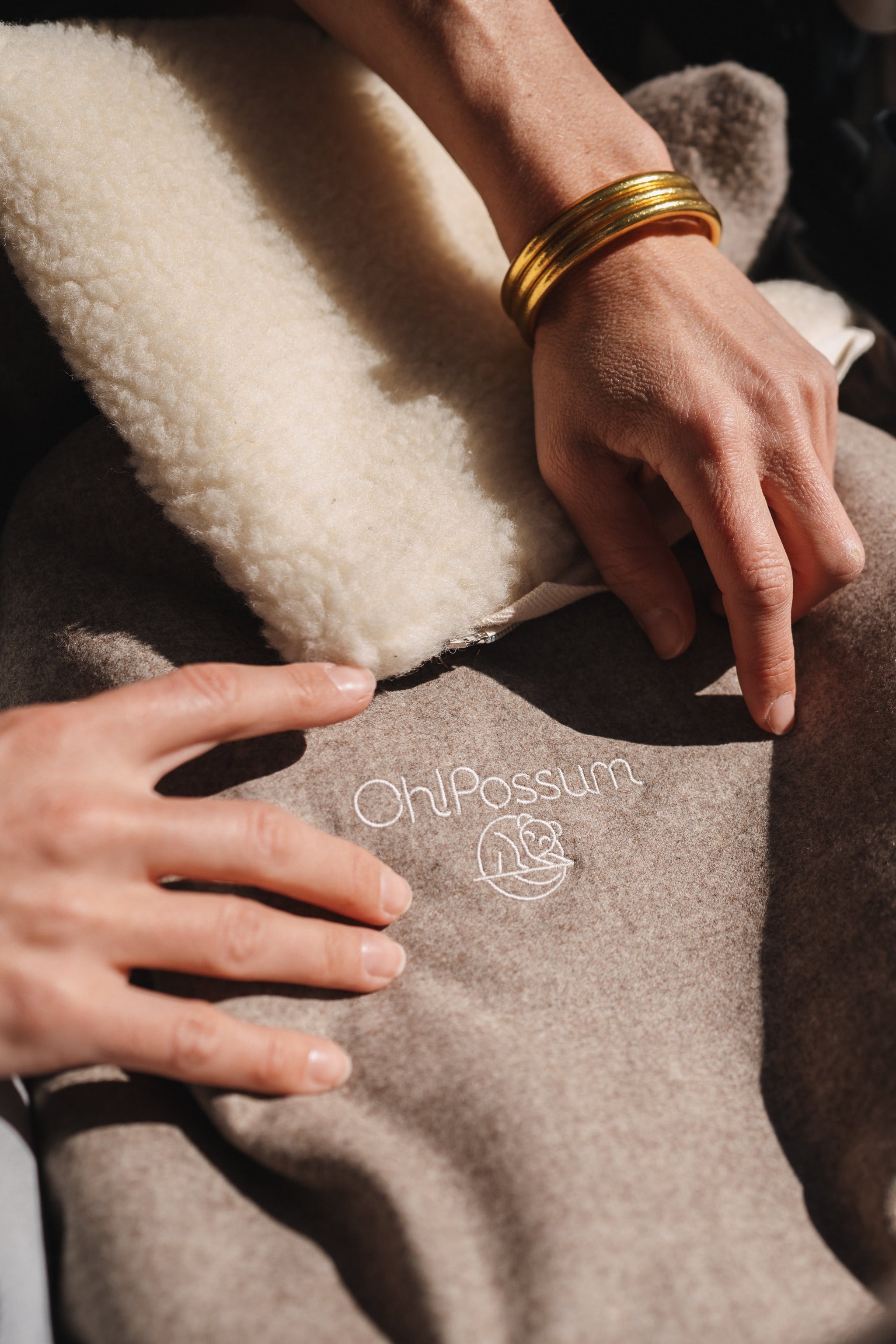 oh_possum_wombat_fusack_2_in_1_beige_merinowolle_loden_kuschelig_weich_atmungsaktiv_natuerlich_wasserabweisend_material_oekotex_zertifiziert